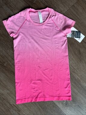 Lululemon Swiftly Tech Short‎ Sleeve Shirt 2.0 Ombre Dye Strawberry Size 6 NWT